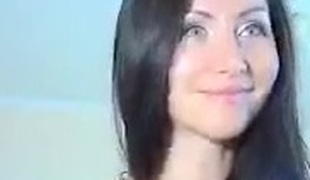 brunette lingerie jouet russe webcam