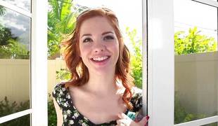 Liz Leigh arrives to the cum fiesta house