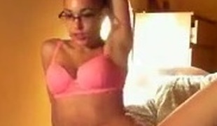 Grosse Titten Unterwäsche Solo Webcam gerade